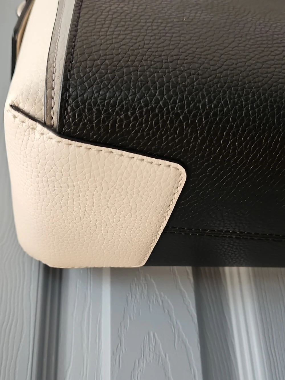 ✨️ PRICE DROP! MICHAEL KORS NWT Black Colorblock Leather Satchel - Picture 6 of 15